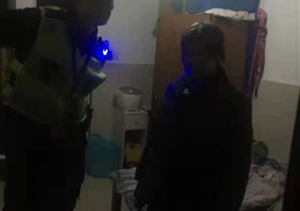 七旬老人深夜迷路，熱心特保護(hù)送回家 --五常輔警項(xiàng)目將迷路老人送