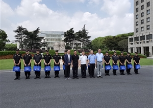 上海市公安局治安總隊(duì)、市保安服務(wù)行業(yè)協(xié)會(huì)領(lǐng)導(dǎo)看望慰問(wèn)宗保公司